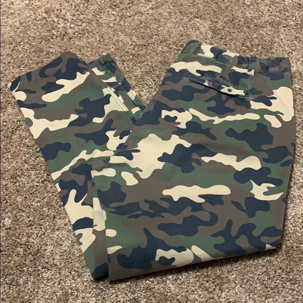Camo gap girlfriend pants